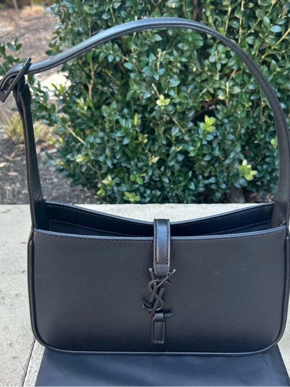 Saint Laurent Black Leather Shoulder Bag with YSL Monogram - Picture 3 of 6